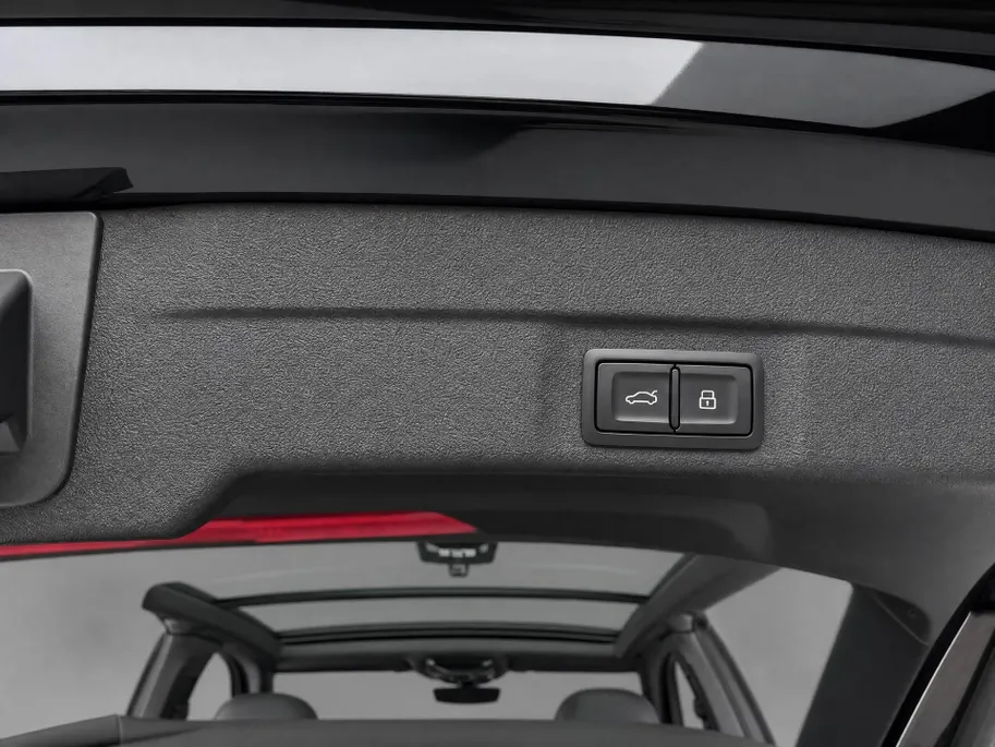 Audi A5 Avant 2.0 e-hybrid 367pk Quattro S edition Competition · Panoramadak · Inklap. Trekhaak · 360 Camera · B&O Sound · Head-Up Display · Elek. Stoelen + Geheugen Bestuurder · Garantie t/m 21-11-2030 of 100.000km
