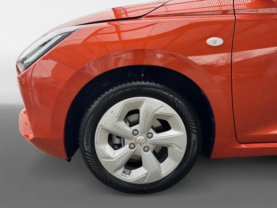 Suzuki Swift 1.2 Select Smart Hybrid | Apple Carplay/Android Auto | Achteruitrij Camera | Adaptive Cruise Control | All-Season | BLISS | LED | LMV 16' | Stoelverwarming |