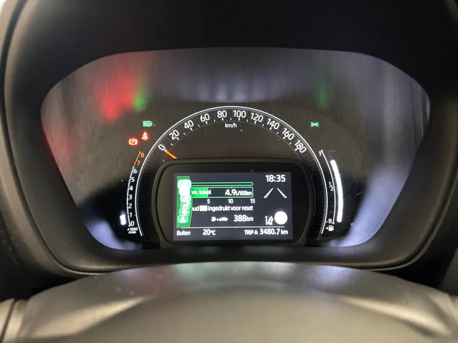 Toyota Aygo X 1.0 FIRST | APPLE CARPLAY | CAMERA | NL-AUTO |