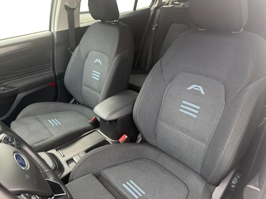 Ford Focus Wagon 1.0 EcoBoost Hybrid Active | Trekhaak | Achteruitrijcamera | Winterpack | Privacy Glass | 12 maanden garantie! |