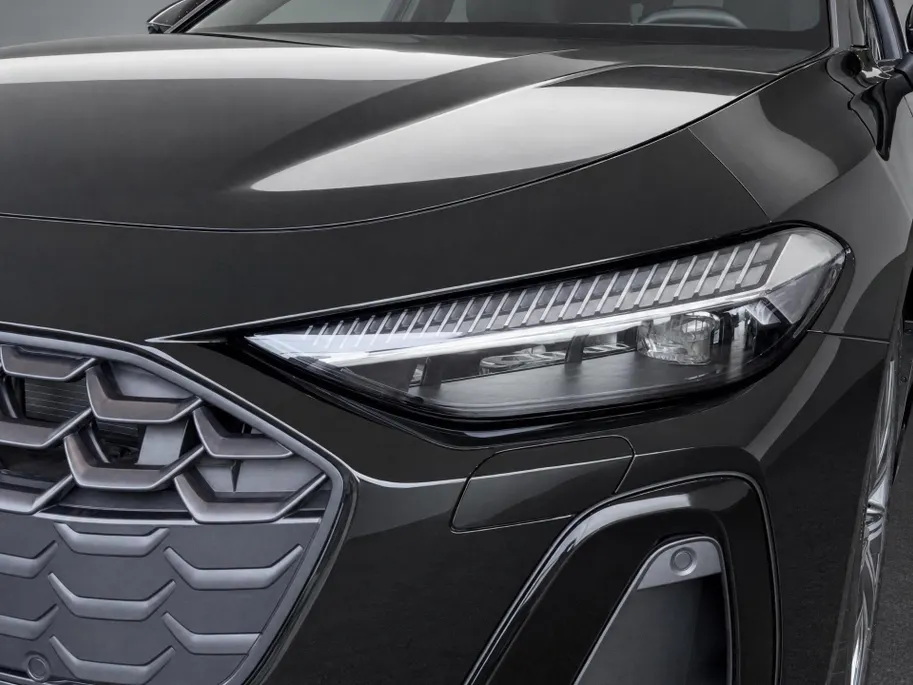 Audi A5 e-hybrid quattro S edition 299 PK · Premium pakket · Trekhaak elek. wegklapbaar · Exterieurpakket zwart
