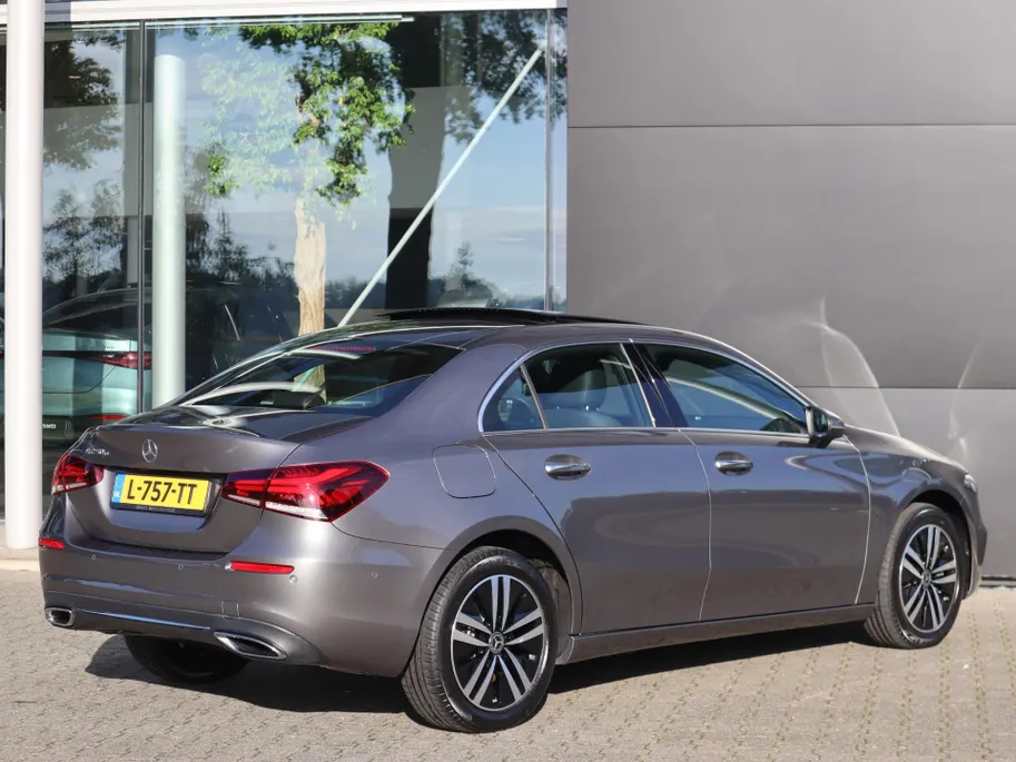 Mercedes-Benz A-Klasse 250 e Business Solution Luxury Limited l Panoramadak l Stoelverwarming l Ambiente lichtpakket