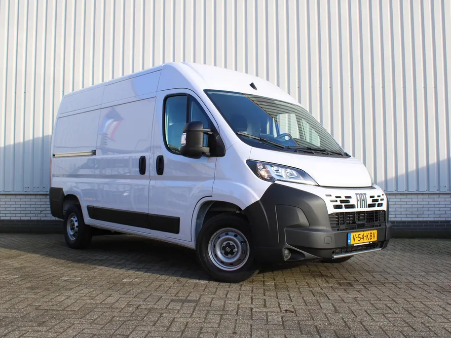 Fiat Ducato 2.2 MultiJet 120 S&S L2H2 3.0t | Airco | Cruise | Camera | Navi | 3 zits | Schuifdeur rechts |