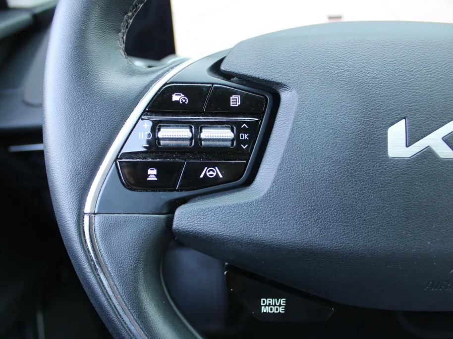 Kia EV6 Plus 77.4 kWh | Stuur-/stoelverwarming + ventilatie | Elektr. stoelverstelling + achterklep | Warmtepomp | 19" LM | Camera | LED |