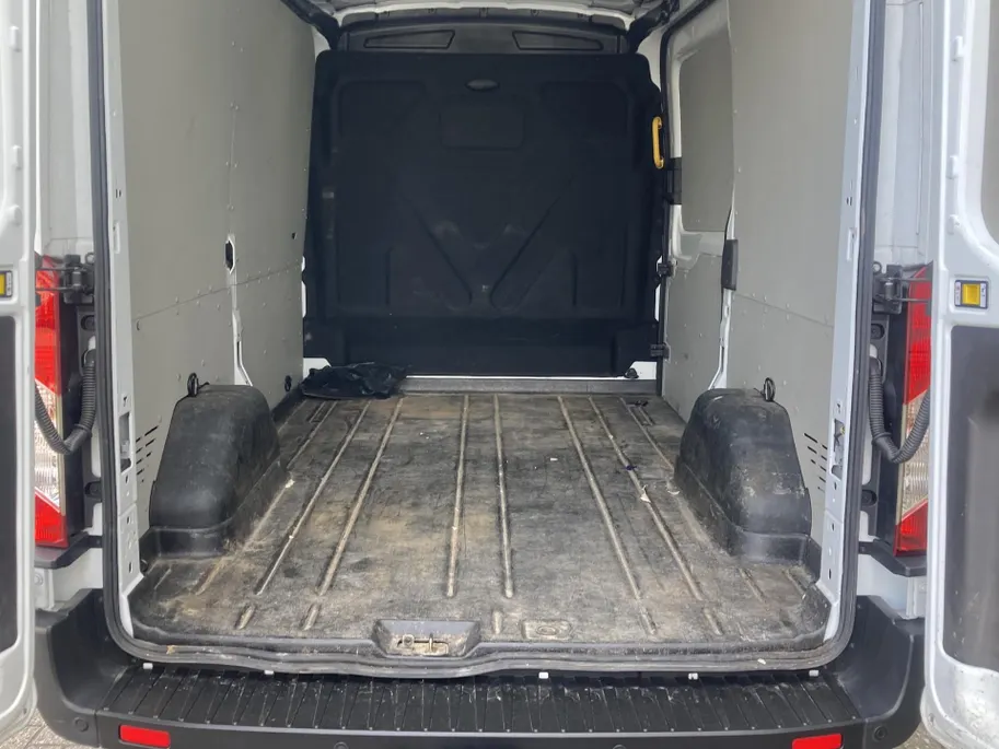 Ford Transit 290 2.0 TDCI 105 pk L2H2 Trend Groot scherm - Apple Carplay/Android Auto - Trekhaak - Laadruimtebescherming