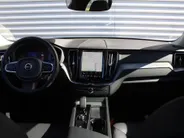 Volvo XC60 2.0 T6 Plug-in hybrid AWD Essential Edition Bright | Leer | Schuifdak | Elek. stoelverstelling | 19' LM | Dodehoek detectie | LED | Zeer nette auto |