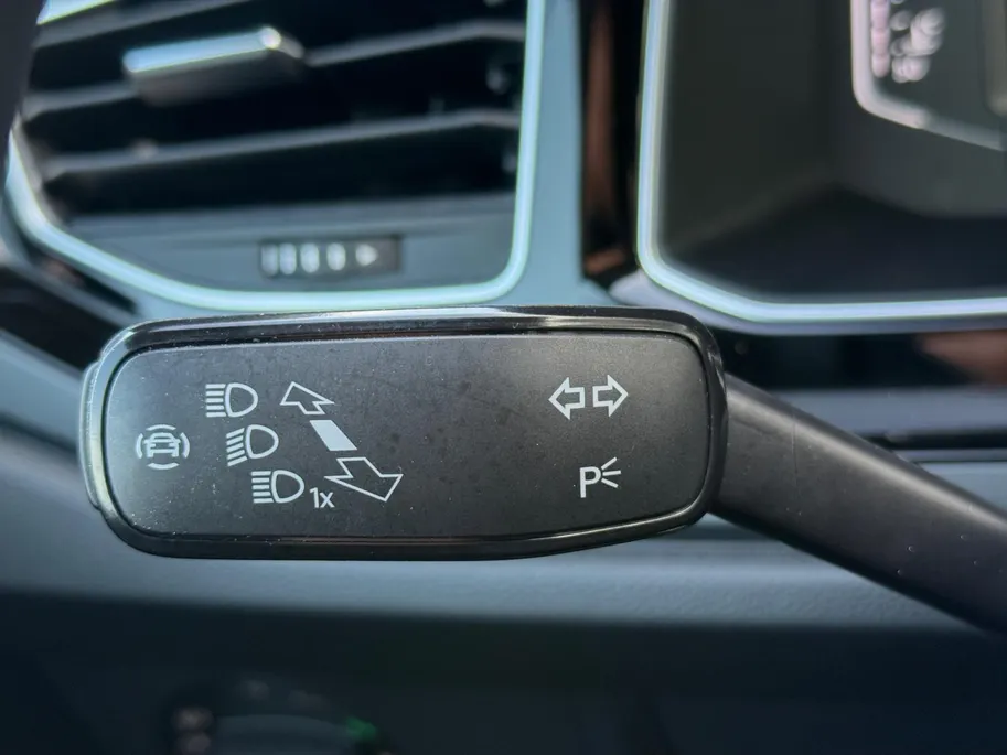 Volkswagen Taigo 1.0 TSI R-Line *Automaat*Navi via Carplay*Camera*Parkeersensoren*Climate Control*LM.Velgen*Zeer nette auto!