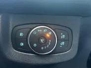 Ford E-Transit Courier Limited 44 kWh |Trehaak| Camera| Apple Carplay/Android Auto| stuurwiel verwarmd| 12 maanden Bovag Garantie|