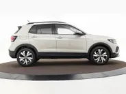 Volkswagen T-Cross Life Edition 1.0 TSI 95 PK 5 versn. Hand · Comfort pakket · Parkeersensoren voor en achter ·