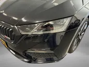Škoda Octavia Combi 1.4 TSI 245pk DSG RS iV PHEV Business · Camera · Apple/Android Car Play · Sfeerverlichting · Steoverwarming · Navigatie · 18'' Inch ·