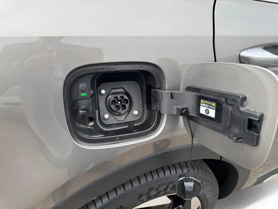 Kia Sorento 1.6 T-GDi Plug-in Hybrid 4WD ExecutiveLine 7p | Bel voor info | 253 pk | Head-up display | Nu €3000 Inruilpremie!