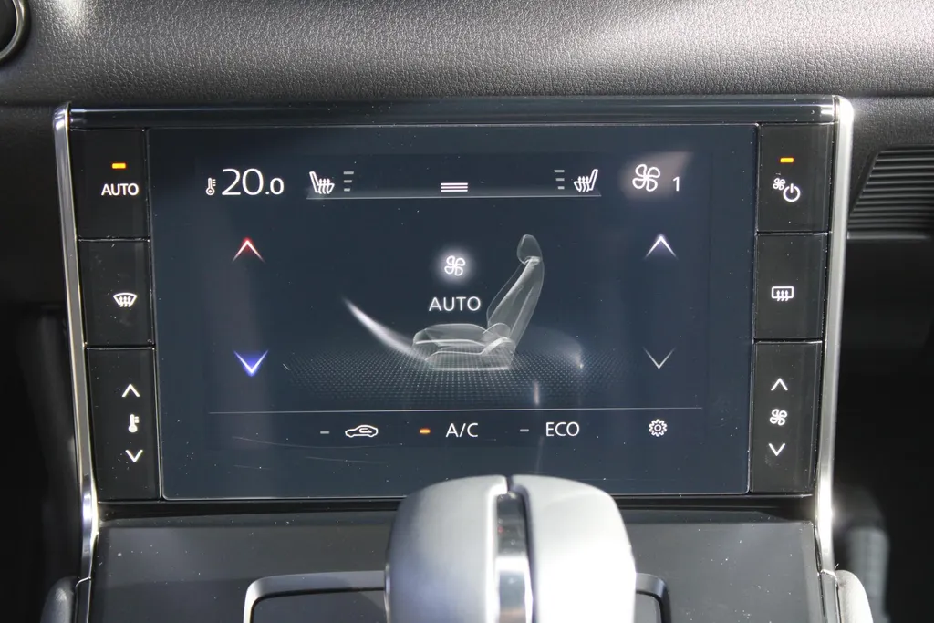 Mazda MX-30 e-SkyActiv EV 145PK Advantage Modern 36 kWh | Stoelverwarming | HUD | Dodehoek detectie | Elek. stoelverstelling | LED | 18' LM | Camera |