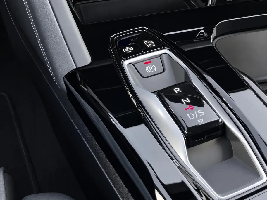 Audi Q5 2.0 TFSI e-hybrid 299PK S-tronic Quattro S Line · Panoramadak · Leder · 360 Camera · Drive select ·  Wegklapbare Trekhaak · Garantie t/m 21-05-2030 of 120000km