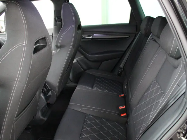 Škoda Karoq 1.5 TSI ACT Sportline Blackstyle Navigatie | Camera | Digitale Cockpit | Stoelverwarming | Adaptieve Cruuse Control