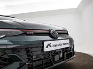 Volkswagen Golf GTI Clubsport Edition 50 2.0 325 PK 7 versn. DSG · Assistance Pakket Plus · Leder Pakket 'Vienna' · Multimedia Pakket Plus · Panoramaschuif-kanteldak · Stuurwiel, verwarmd, multifunctioneel en met ArtVelours bekleed ·