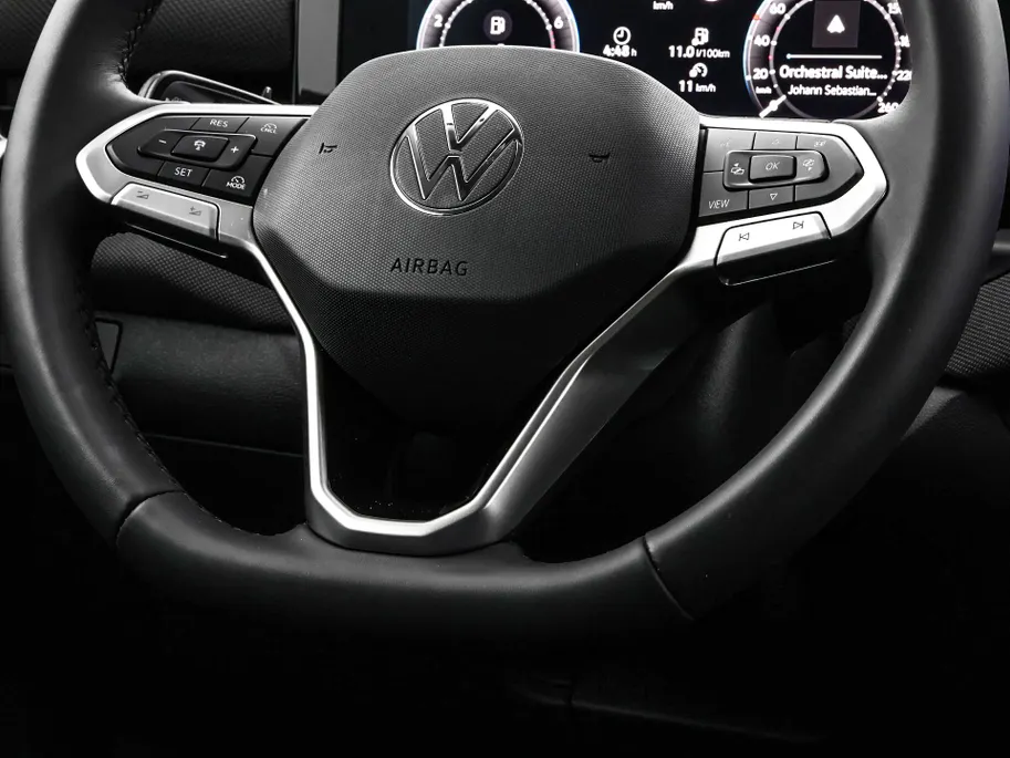 Volkswagen T-Roc Life First Edition 1.5 eTSI 116 PK 7 versn. DSG · Comfort Pakket · Achteruitrijcamera · Draadloze telefoonlader · Prijs is inclusief inruilpremie ·