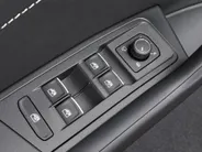 Volkswagen T-Roc 1.5TSI/150PK R-Line Black Style · Panoramadak · Apple/Android Car Play · Navigatie · Camera · Stoelverwarming · Garantie t/m 14-07-2027