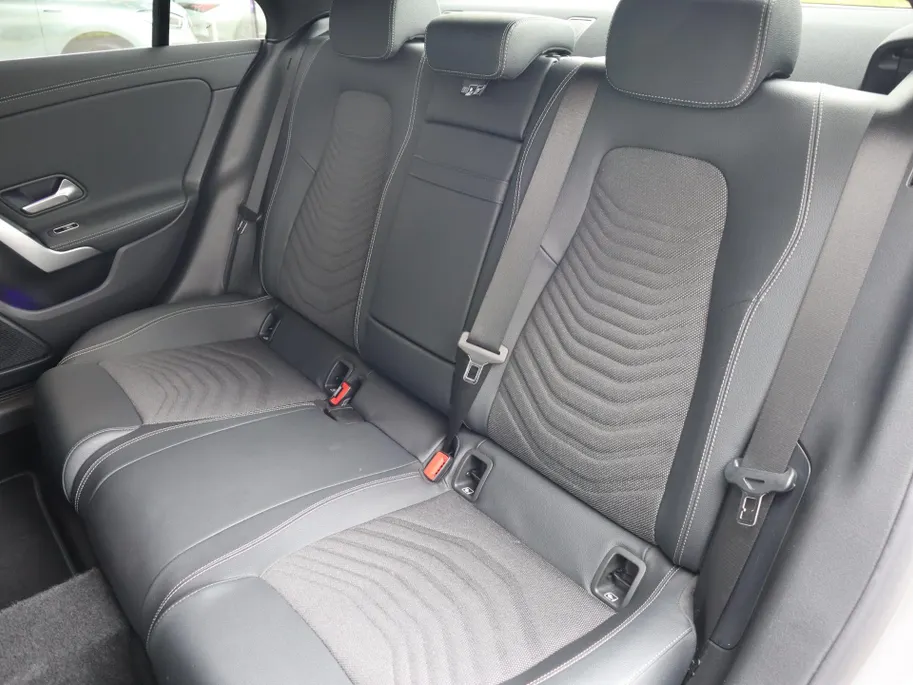 Mercedes-Benz CLA 250 e Star Edition Luxury Line l Keyless l Stoelverwarming l Achteruitrij camera