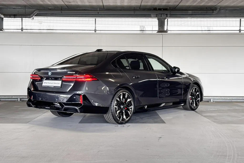 BMW 5 Serie Sedan 550e xDrive