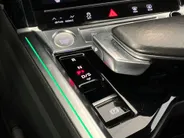 Audi e-tron 55 300KW/408pk Quattro S edition 95 kWh Panoramadak · 360 Camera · B&O Audio · Leder · Stoelverwarming · Luchtvering · 21'' Inch ·