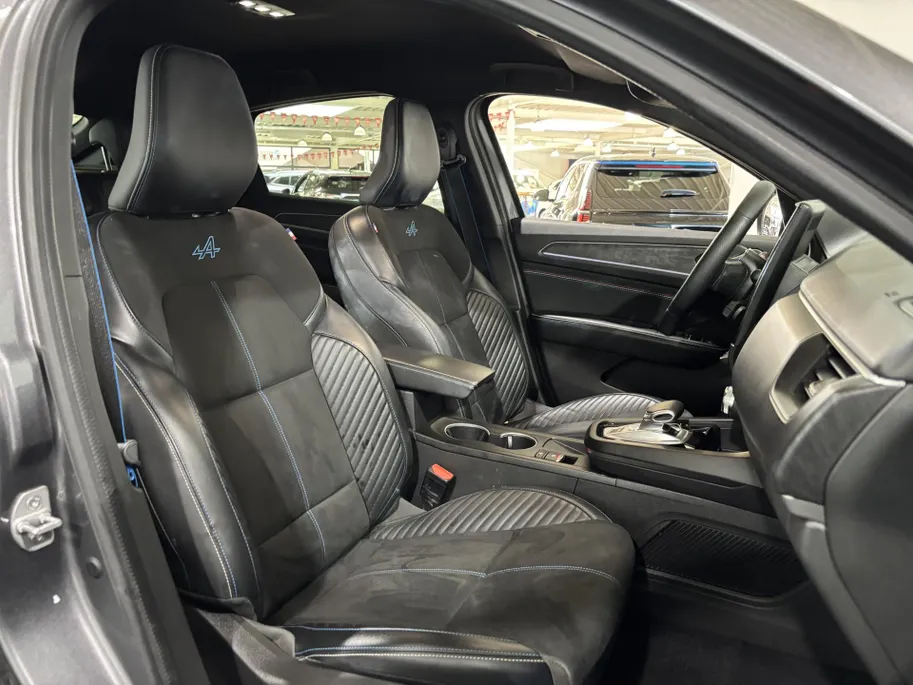 Renault Arkana 145PK E-Tech Hybrid Esprit Alpine Automaat Automaat | Camera | Adaptive Cruise Control | Elektrisch Verstelbare Stoelen | Navi | Climate Control | Stoelverwarming | Stuurwielverwarming | Apple CarPlay/Android Auto