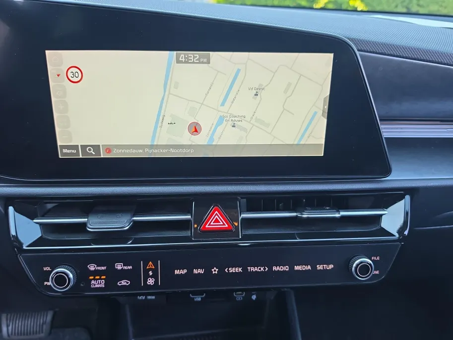 Kia Niro 1.6 GDi Hybrid DynamicLine | Two-Tone | Trekhaak | Climate control | Navigatie | Cruise control