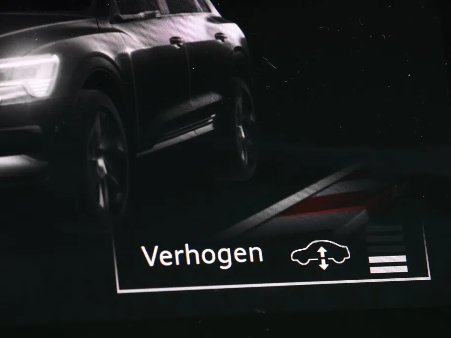 Audi e-tron 55 408pk Quattro S edition 95 kWh · SOH 95,6% · Panoramadak · 360 Camera · B&O Audio · Stoelverwarming · Luchtvering · 21'' Inch ·