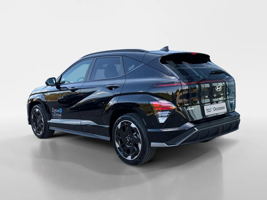 Hyundai Kona Electric N Line Sky 64.8 kWh | Navigatie| Schuif-kantel dak| Head up display| Stoelverwarming/koeling| 360 graden camera|