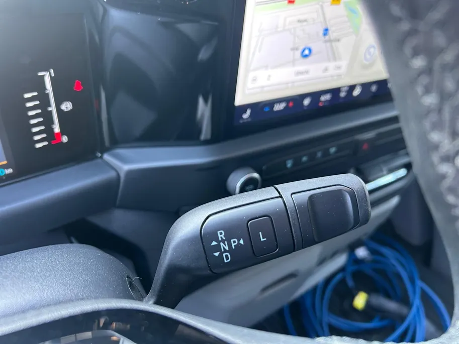 Ford Transit Custom 320 2.5 PHEV L2H1 Limited | BPM vrij! | Elek. Trekhaak | 2300KG Trekgewicht | Parkeercamera | Adaptieve Cruise Control | Dodehoek Detectie | Winter Pack |