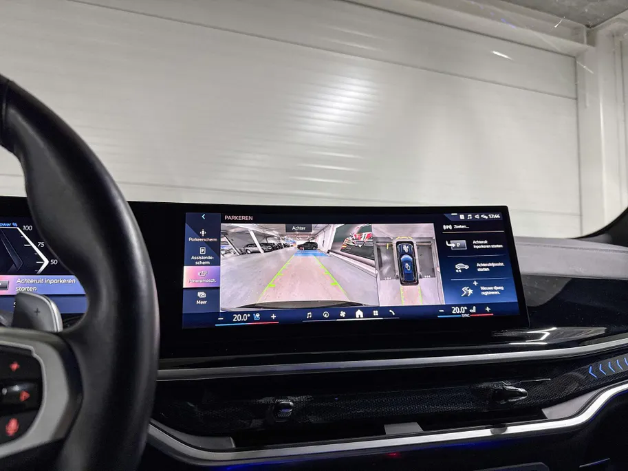 BMW X5 xDrive50e Launch Edition