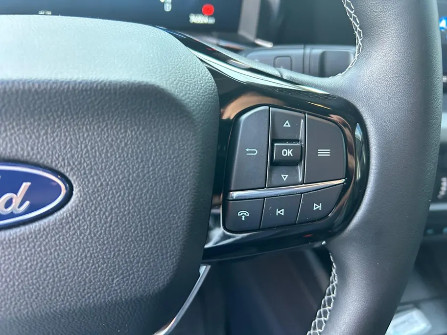 Ford E-Transit Courier Limited 44 kWh |Trehaak| Camera| Apple Carplay/Android Auto| stuurwiel verwarmd| 12 maanden Bovag Garantie|