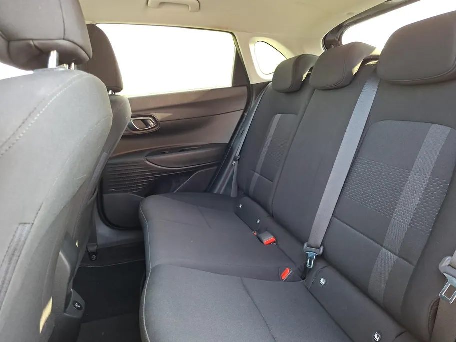 Hyundai i20 1.0 T-GDI Premium | Adaptive Cruisecontrol | Climate Control | Dodehoekdetectie | Stoel&Stuurwielverwarming | Camera | Parkeersensoren | Apple Carplay&Android Auto | BOSE Audio | 16' Lichtmetaal |