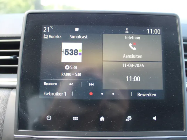 Renault Captur 1.3 TCe 140 PK Intens | Camera achter en sensoren voor | 18' LM Velgen |