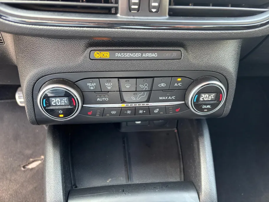 Ford Focus 1.0 EcoBoost ST Line Business 125PK | Winter Pack | Comfort Pack | Privacy Glass | Climate Control | Keyless Entry