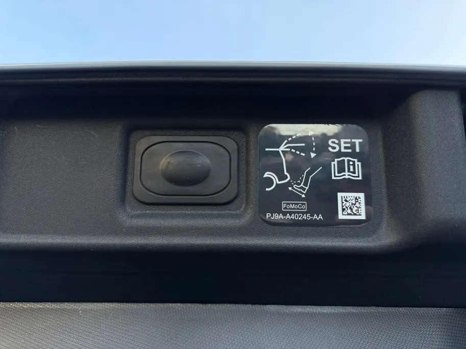 Ford Mustang Mach-E Standard RWD 73 kWh | Automaat | Pano dak | Adapt. Cruise control | BLIS | B&O audio | 360 graden camera | Parkeersensoren voor en achter | Elektr. achterklep | Fabrieksgarantie |