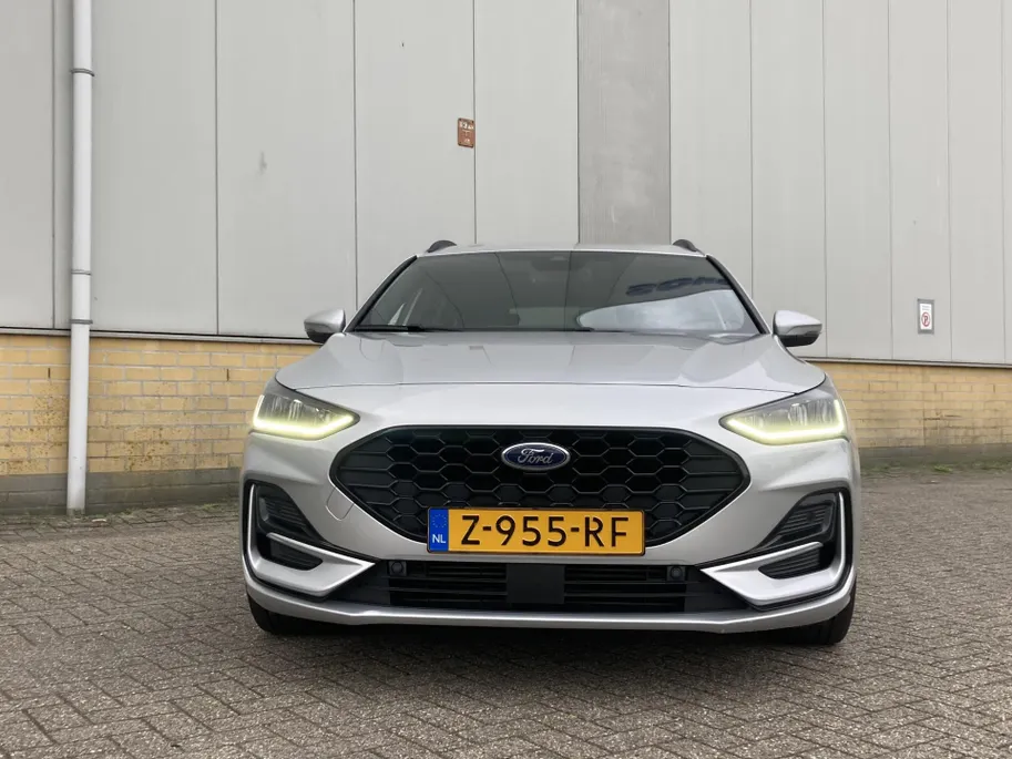 Ford Focus 1.0 EcoBoost Hybrid 125 pk ST Line Wagon Navigatie SYNC4 - Apple Carlay Android Auto - Winter Pack