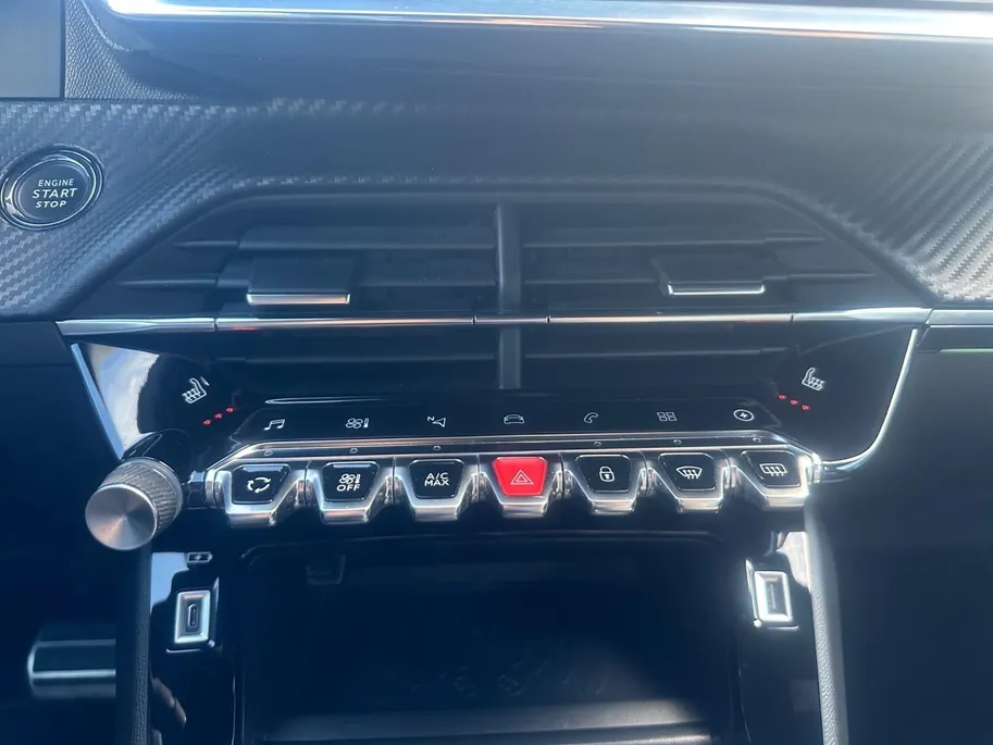 Peugeot e-208 EV GT 350 50 kWh | SOH 91% | CAMERA | LED | SPORTSTOELEN | SFEER VERLICHTING |
