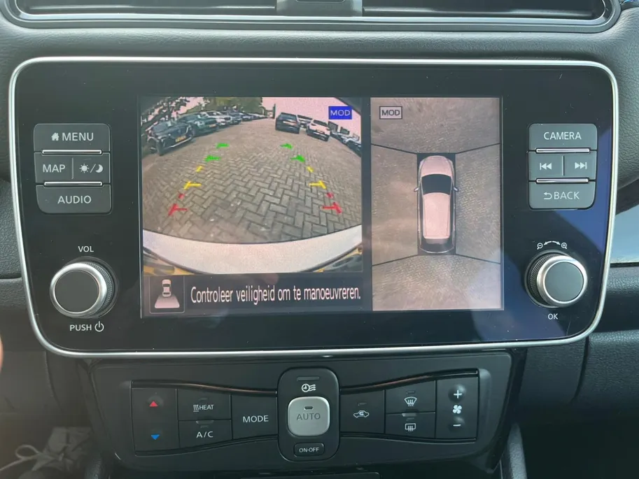 Nissan Leaf Tekna 40 kWh | 360 graden camera | Stoelverwarming | Climate Control | Bose audio