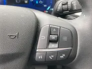 Ford Kuga 2.5 PHEV 225 pk Titanium Winter Pack - Draadloos opladen telefoon Origineel NL auto met weinig km.