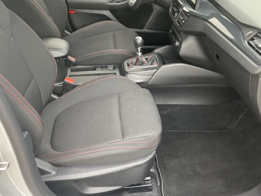 Ford Focus 1.0 EcoBoost Hybrid 125 pk ST Line Wagon Navigatie SYNC4 - Apple Carlay Android Auto - Winter Pack