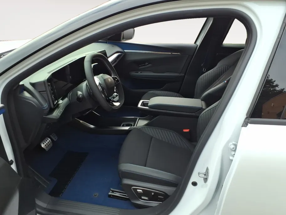 Renault Scénic E-Tech EV87 long range esprit Alpine NU MET 3000,- VOORRAAD KORTING DIT JAAR NOG RIJDEN Pack advanced driving assist & augmented vision , verder gewoon de mooiste uitvoering
