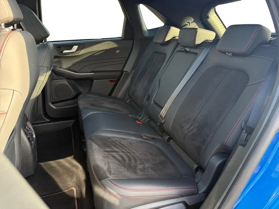 Ford Kuga 2.5 PHEV ST-Line X | Winterpack | Panorama Dak | Elec Trekhaak | Technology Pack | Matrix Led Koplampen | B&O Audio | Fabrieksgarantie |