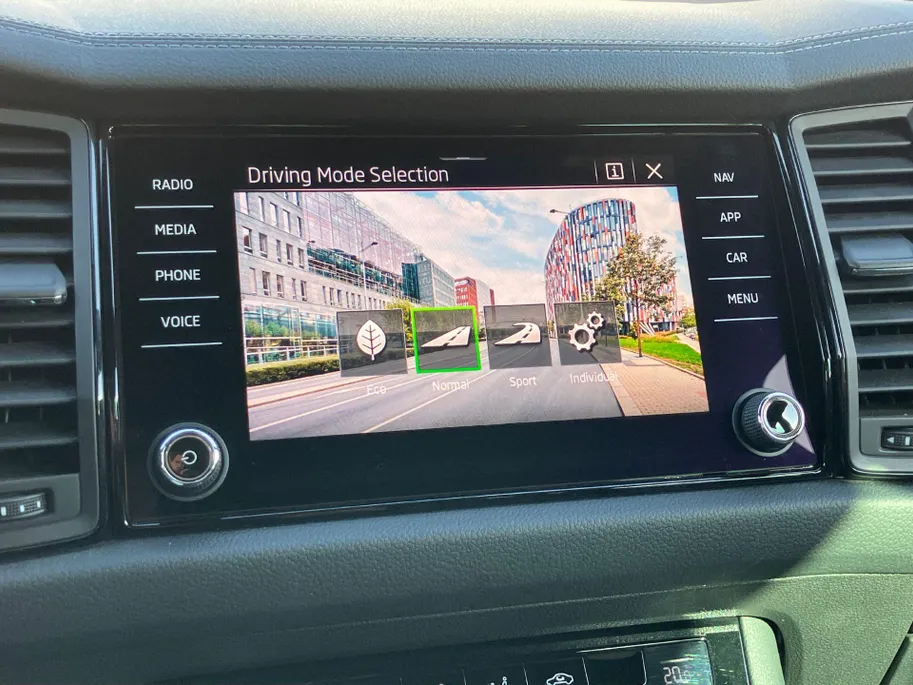 Škoda Kodiaq 1.5TSI/150PK Sportline Business 7p. DSG · Panoramadak · Apple/Android Car Play · Camera + Parkeersensoren