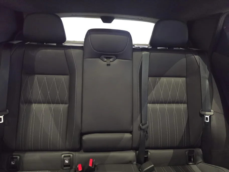 Mitsubishi Eclipse Cross Instyle 87 kWh Lederen bekleding | 360 camera | Stoel-/ stuurverwarming | Carplay / Android Auto | Panoramadak |