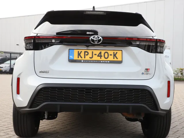 Toyota Yaris Cross 1.5 Hybrid 130 GR SPORT | HEAD-UP | JBL-AUDIO | 18'' LM-VELGEN |PARK-SENSOREN | BLIND SPOT