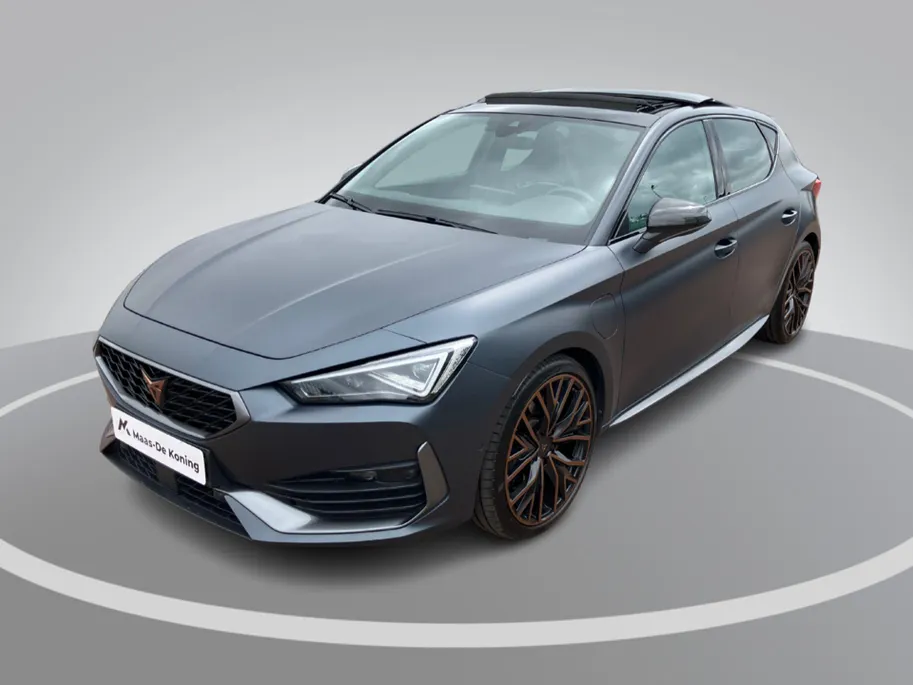 CUPRA Leon 1.4e-Hybrid 180kW/245PK VZ · Leder kuipstoelen · Panoramadak · Navigatie · Camera ·