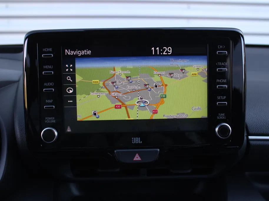 Toyota Yaris 1.5 Hybrid Launch Edition | 17' LM | Clima | Cruise adapt.| PDC V+A | Camera | HUD | Keyless | Navi | 1e eigenaar |