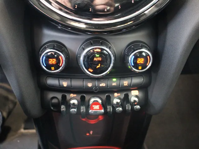 MINI Cooper Mini 1.5 Camden Edition Automaat | Navigatie | Climate Control | Cruise Control