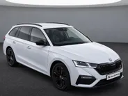 Škoda Octavia Combi 1.4TSI/245PK iV PHEV RS DSG · Panoramadak · Camera · Stoel + achterbank verwarmd · Canton Audio · Apple/Android Car Play ·