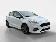 Ford Fiesta 95PK EcoBoost ST-Line | Keyless | Lichtmetalen Velgen | Climate Control | Apple CarPlay/Android Auto | LED Dagrijverlichting | Cruise Control | Armsteun | Elektrische Ramen & Spiegels |